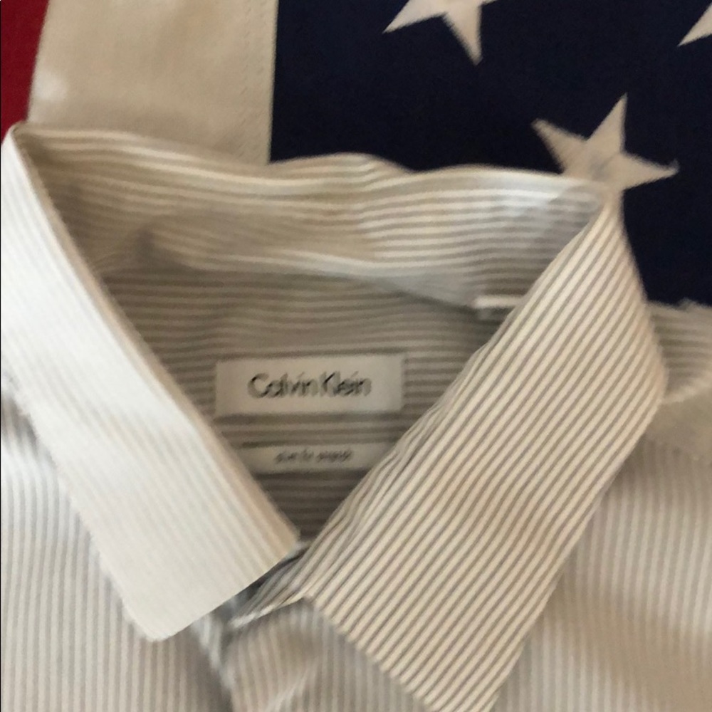 Calvin Klein Button up shirt - Picture 2 of 8